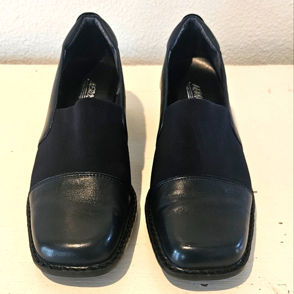 Worn Once!- AEROSOLES - Navy Blue Comfort Heels - Size 7.5 - Picture 4 of 8